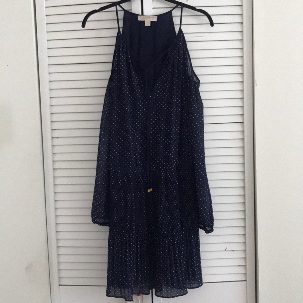 Beautiful polka dot dress!